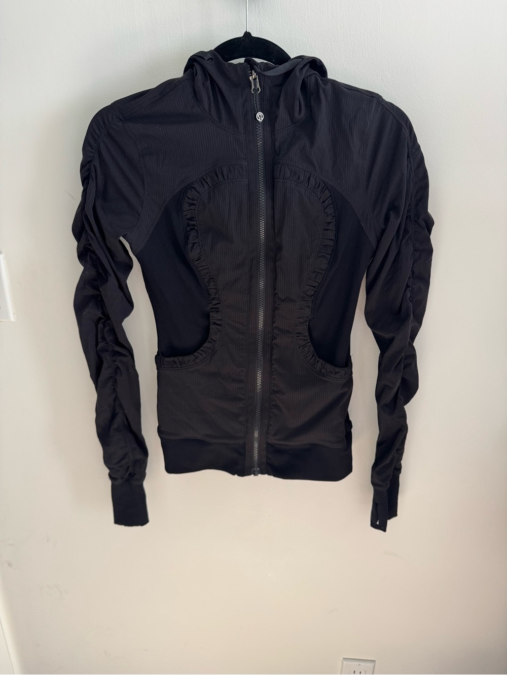 Lululemon Black Ruched Define Hooded Jacket | Thumbholes | Size 2